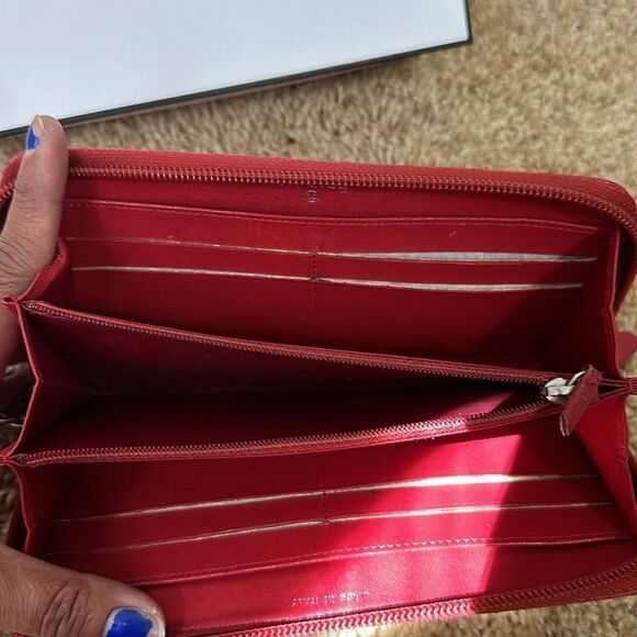 🎉🎉CYBER MONDAY SALE🎉🎉 Chanel Camelia Wallet - Picture 6 of 12